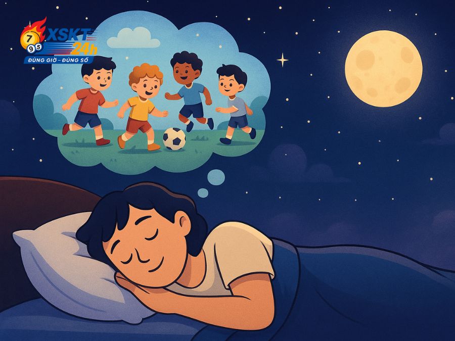 Mơ thấy trẻ em đang chơi đá bóng